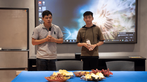 他是卡百利设计师，如今将前往大学继续学习深造！