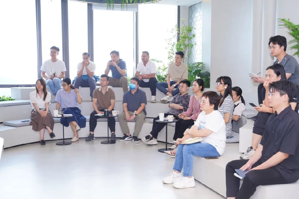 卡百利总部“头脑风暴”席卷而来，多场讨论会干货满满！